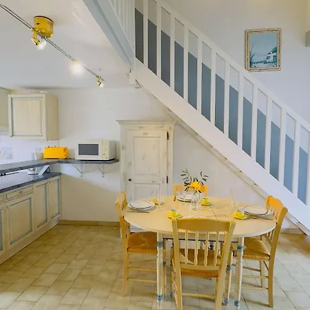 Location Proche De La Et Des Commerces فيلة