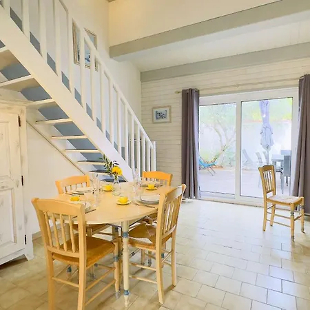 فيلة Location Proche De La Et Des Commerces