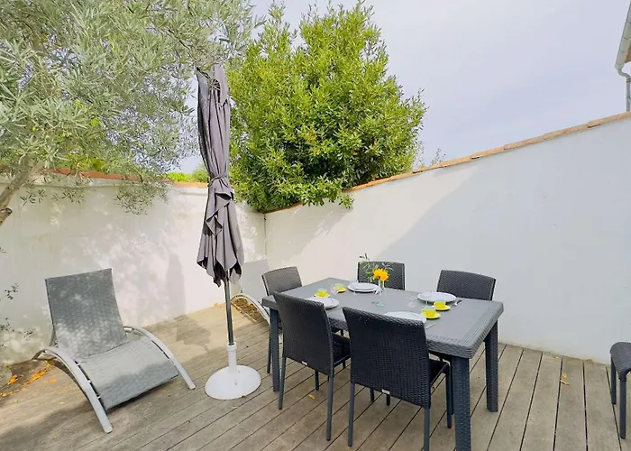 Location Proche De La Et Des Commerces Villa *